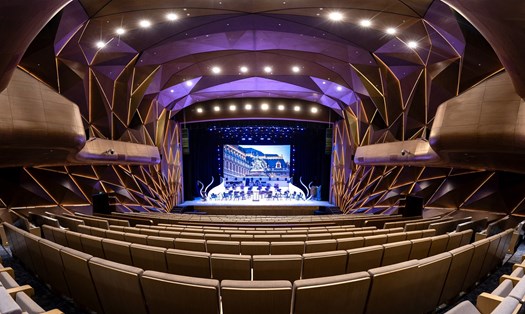 Khán phòng chính nhà hát Hồ Gươm có sức chứa lên đến 900 người.