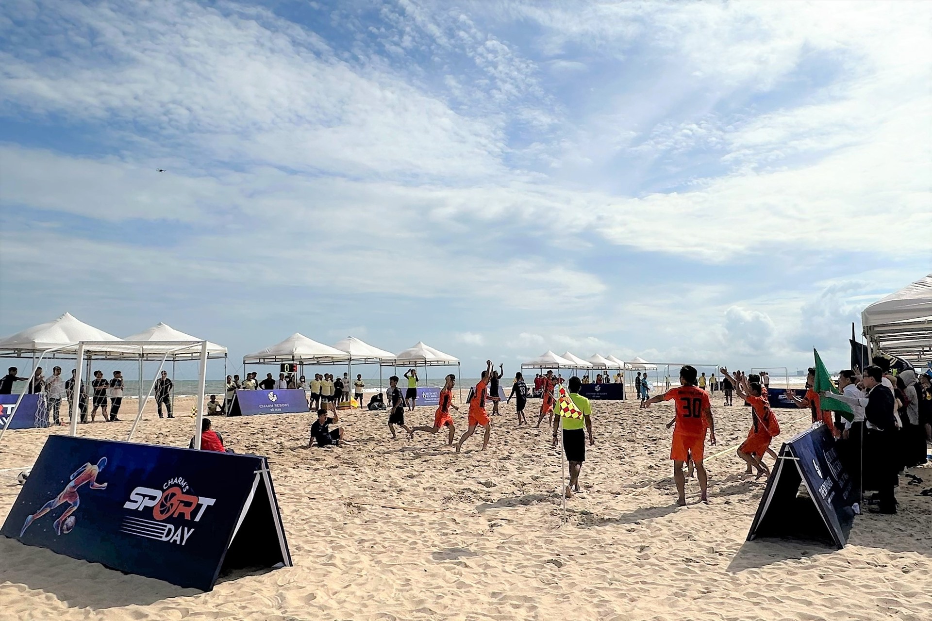 Du khách sôi động trong Charm' Sport Day được tổ chức tại Hồ Tràm đồng hành cùng “Dấu ấn hè 2023'