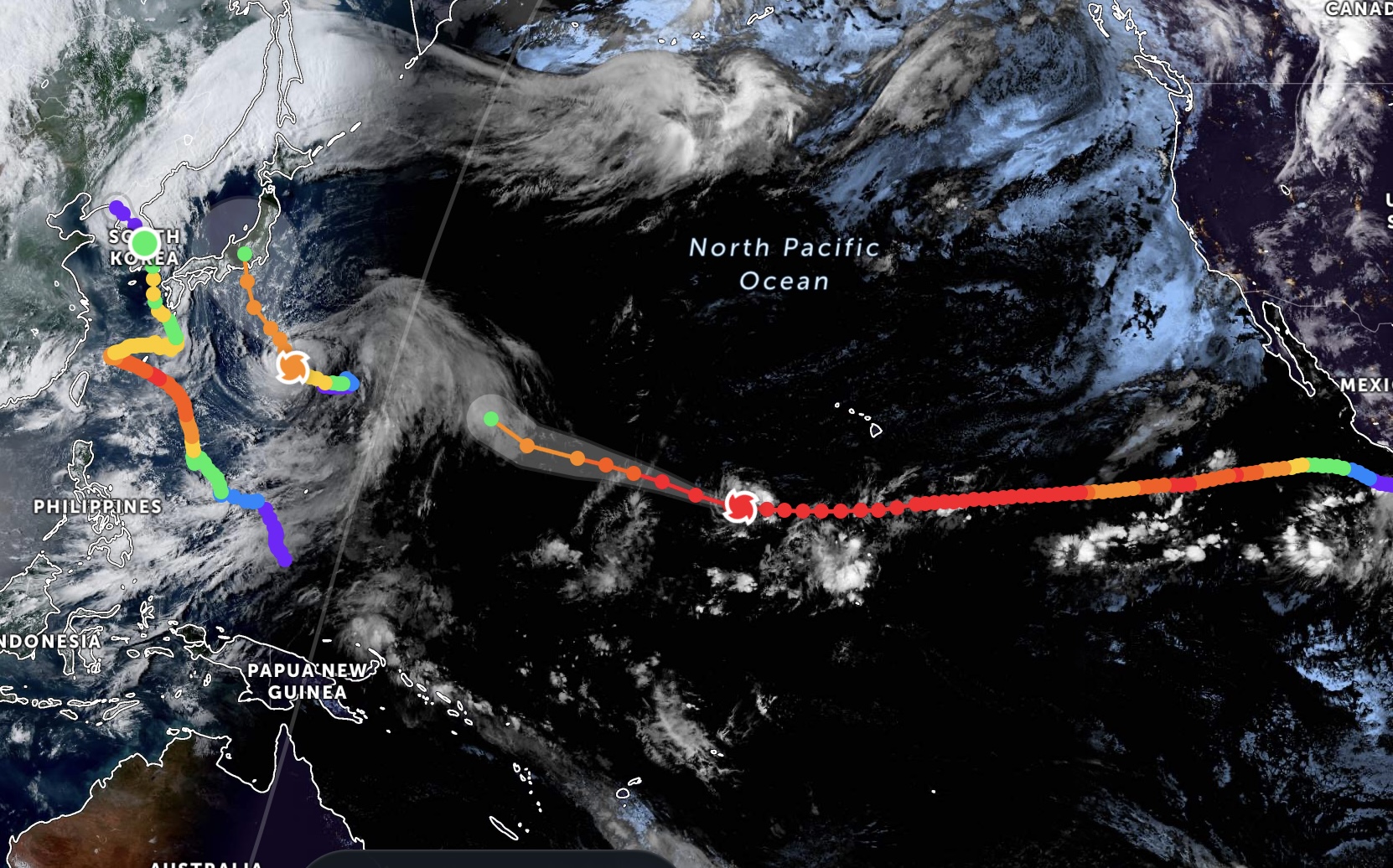 Đường đi của 3 cơn bão Khanun (phải), bão Lan (giữa) và bão Dora. Ảnh: Zoom Earth