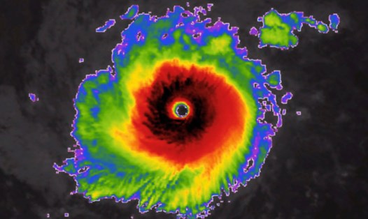 Cận cảnh bão Dora qua ảnh vệ tinh ngày 9.10. Ảnh: AccuWeather