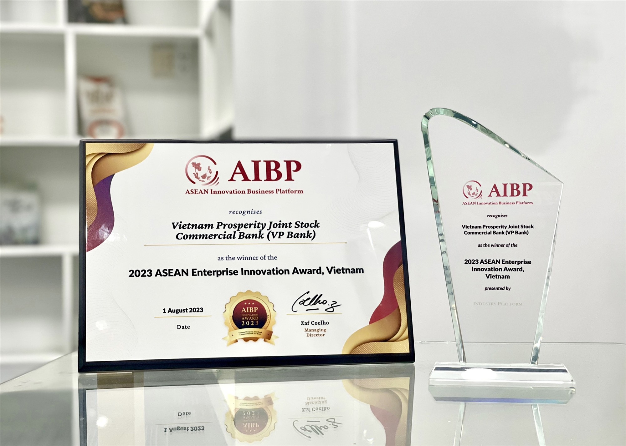 Doanh nghiệp sáng tạo ASEAN 2023 do Diễn đàn Kinh doanh IoT Châu Á ( 2023 AIBP Enterprise Innovation -AIBP) trao tặng. Ảnh VPB