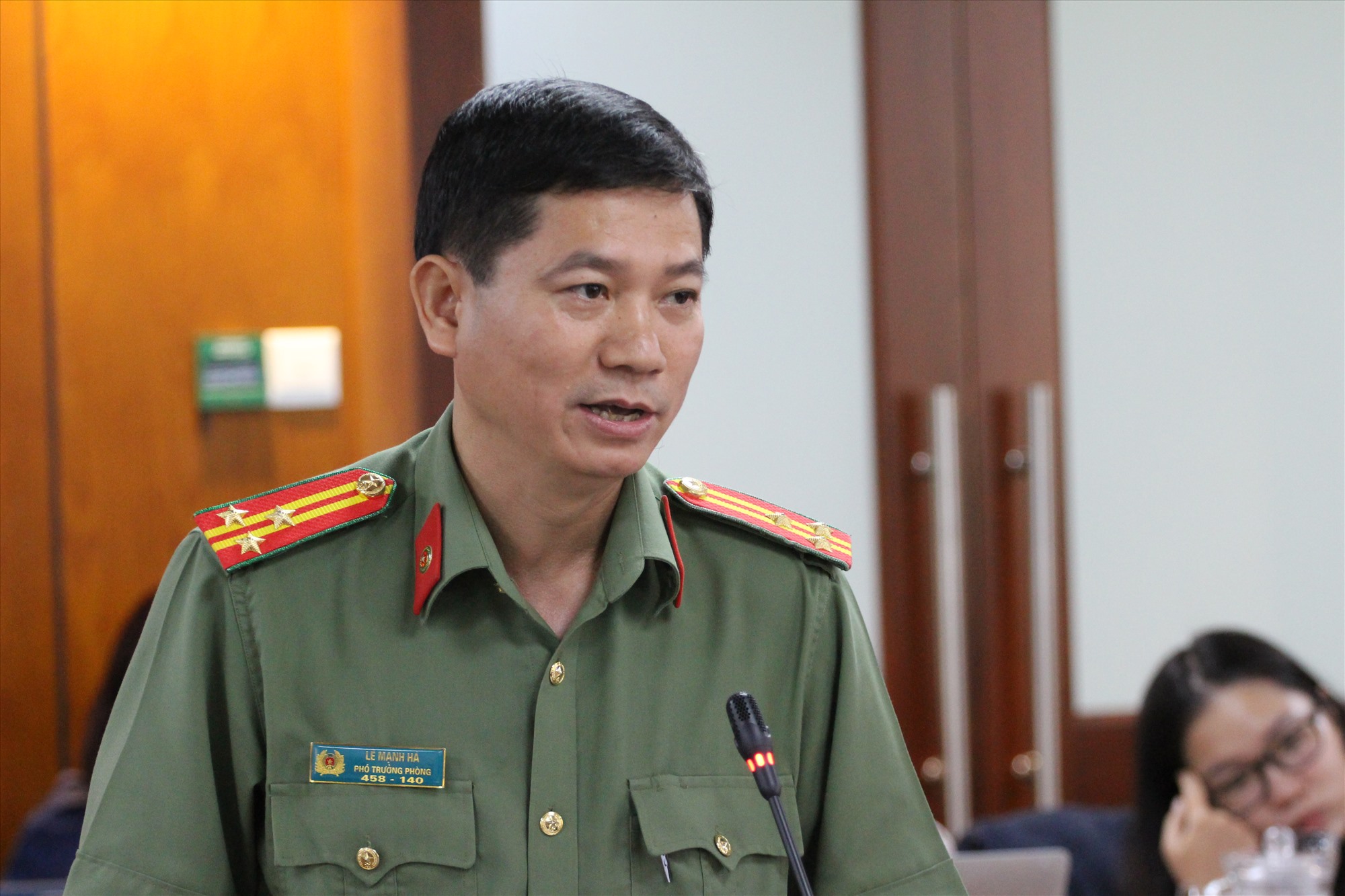 Thượng tá Lê Mạnh Hà - Phó trưởng phòng Tham mưu Công an TPHCM thông tin tại họp báo chiều 10.8. Ảnh: Thành Nhân