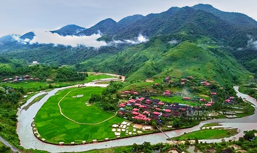 Bản du lịch cộng đồng Nà Sự, xã Chà Nưa, huyện Nậm Pồ nhìn từ trên cao. Ảnh: Thanh Bình