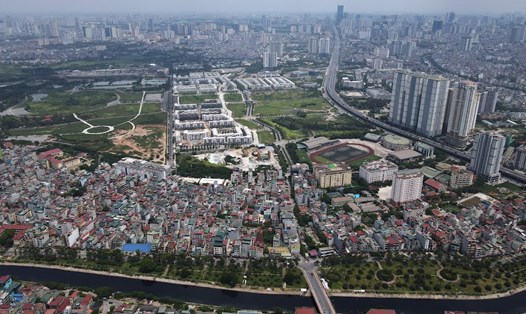 Thủ tướng Phạm Minh Chính yêu cầu tiếp tục quyết liệt tháo gỡ khó khăn cho thị trường bất động sản. Ảnh: Hải Nguyễn