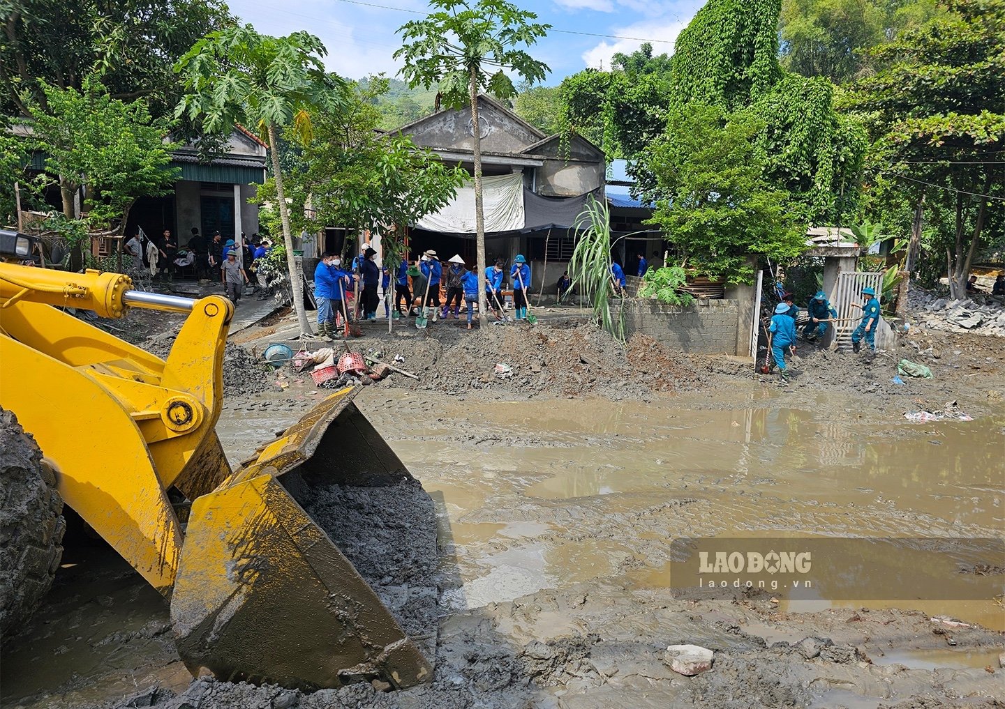 UBND tỉnh Lào Cai yêu cầu Công ty cổ phần Đồng Tả Phời (Vinacomin) tạm dừng hoạt động của nhà máy tuyển đồng để tập trung khắc phục sự cố, đồng thời khuyến cáo người dân không sử dụng nước trực tiếp vào thời điểm này.