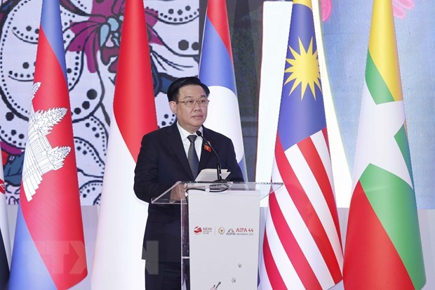 Chủ tịch Quốc hội Vương Đình Huệ phát biểu tại Phiên toàn thể thứ nhất AIPA-44. Ảnh: TTXVN