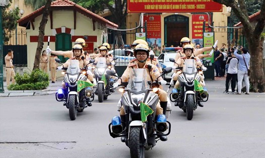 Lực lượng Cảnh sát giao thông Công an TP Hà Nội. Ảnh: CAHN