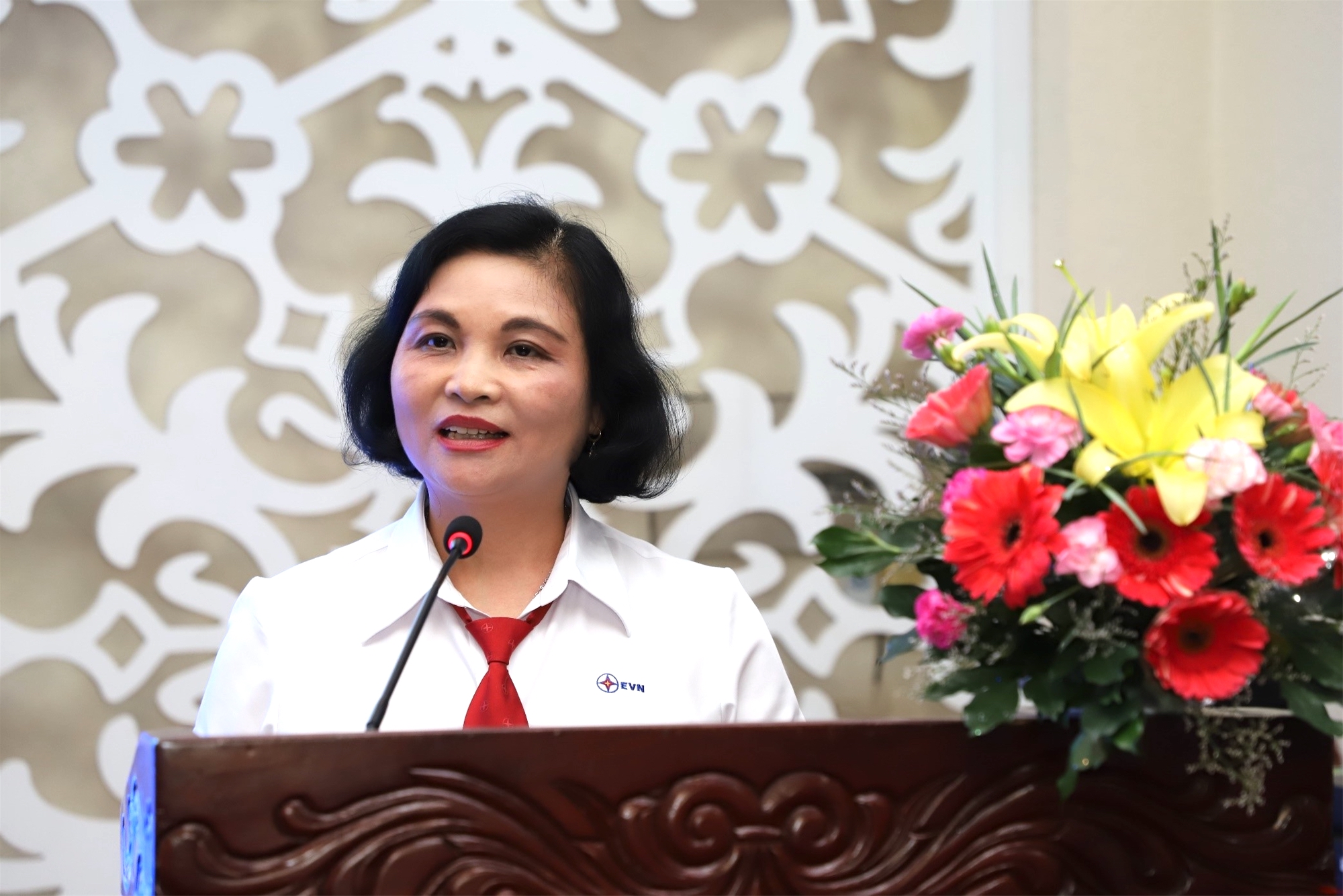 Bà Nguyễn Thị Bích Thao phát biểu tại hội nghị. Ảnh: Duy Lương