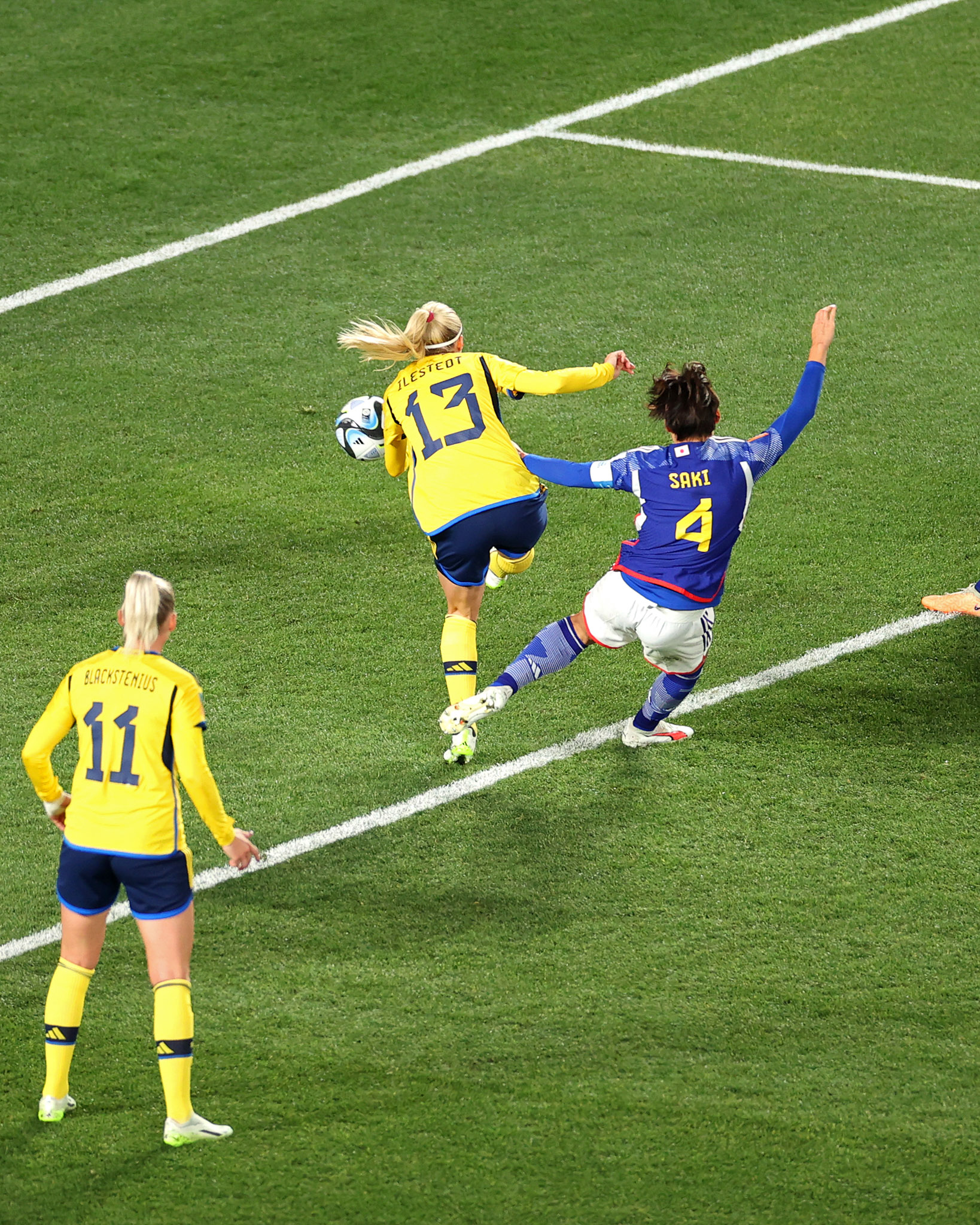 Tuyển nữ Thụy Điển vượt lên dẫn trước trong hiệp 1. Ảnh: FIFA
