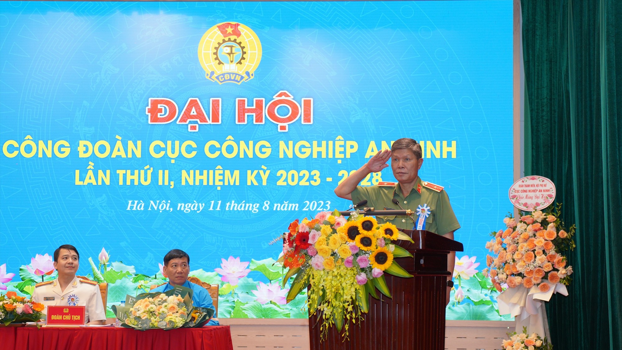 Thiếu tướng Nguyễn Thanh Trang - Cục trưởng Cục H08 phát biểu tại đại hội. Ảnh: Lương Hạnh. 