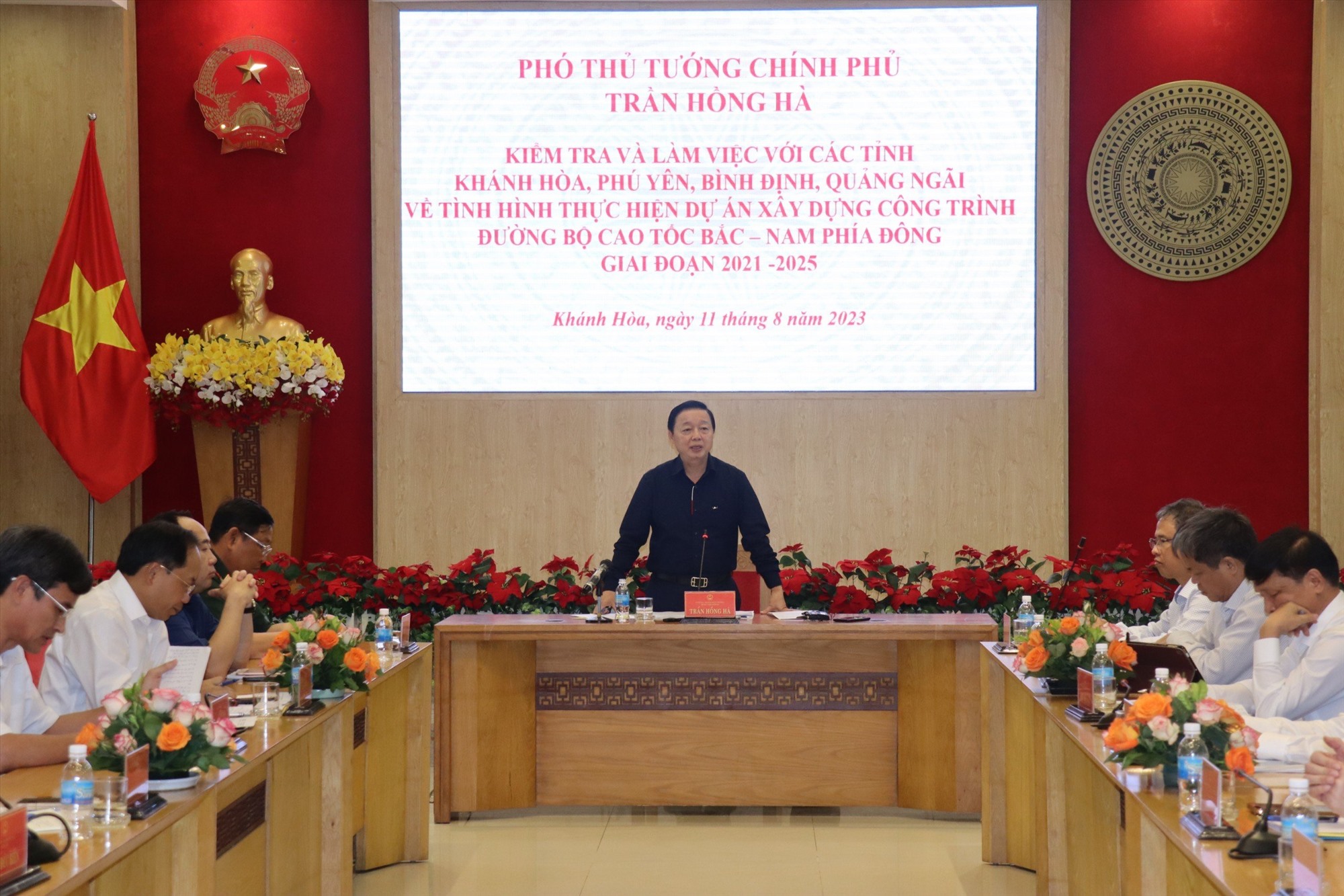 Phó Thủ tướng Chính phủ Trần Hồng Hà yêu cầu các tỉnh Quảng Ngãi, Bình Định, Phú Yên và Khánh Hòa đẩy nhanh tiến độ xây dựng cao tốc. Ảnh: Văn Kỳ