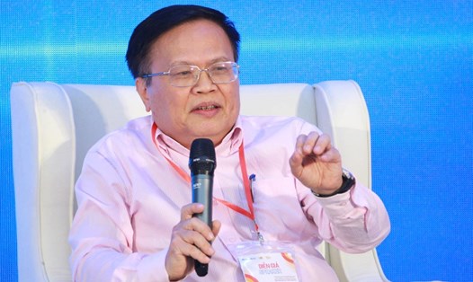 TS Nguyễn Đình Cung gợi mở những giải pháp để tháo gỡ khó khăn cho doanh nghiệp về nền kinh tế hiện nay. Ảnh: Đức Thanh 