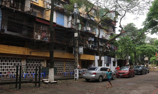 Việc cải tạo chung cư cũ Hà Nội phải gắn liền với tái thiết đô thị. Ảnh: Thu Giang