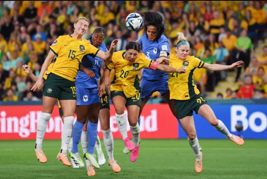 Tuyển nữ Australia và Pháp đã tạo ra một thế trận hay, dù không có bàn thắng nào được ghi. Ảnh: FIFA