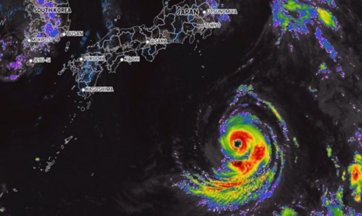 Tin bão mới nhất cho hay, bão Lan cách nam - đông nam Nhật Bản vài trăm km. Ảnh: AccuWeather