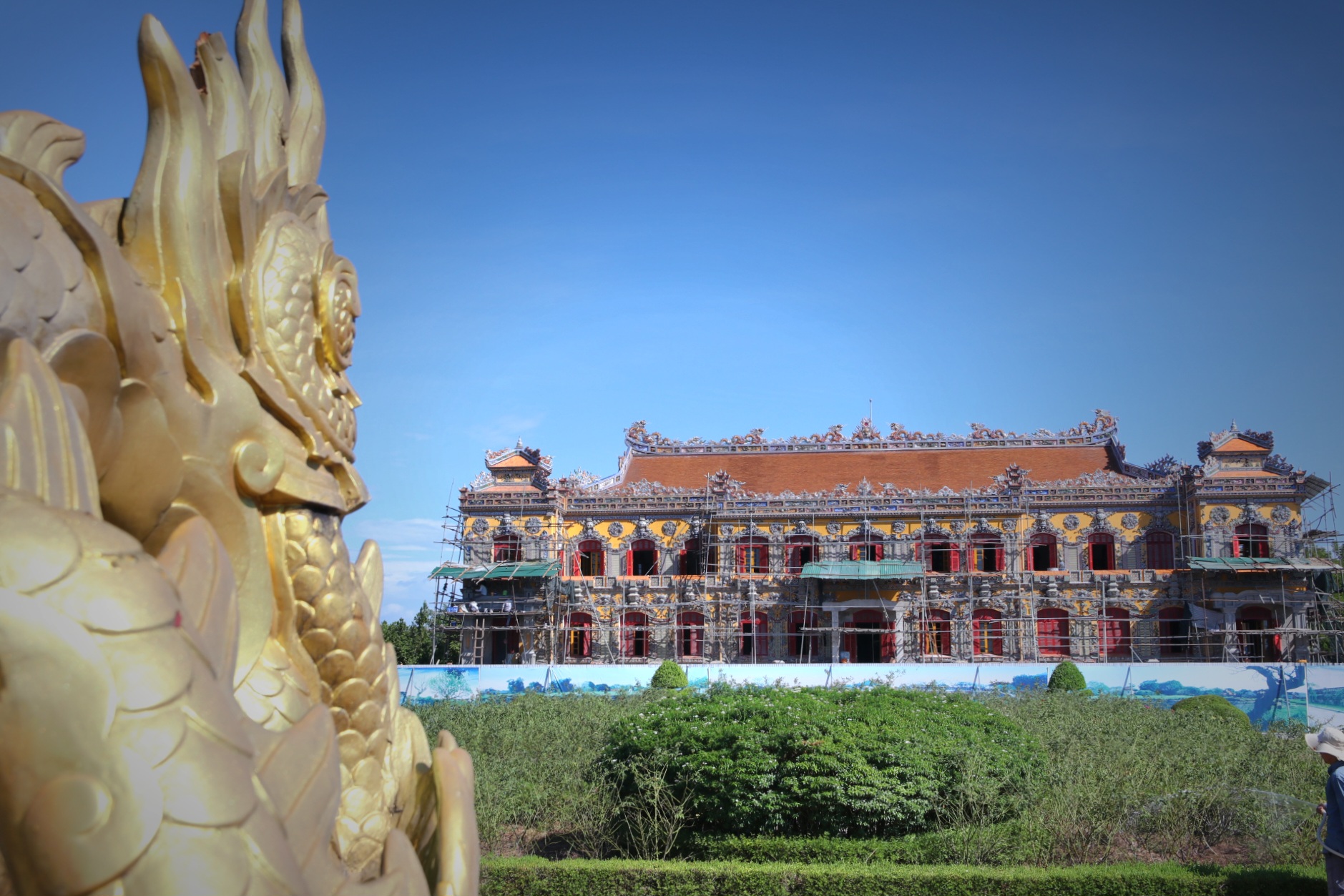 Do đó, UBND tỉnh Thừa Thiên Huế đã phê duyệt Dự án “Tu bổ, phục hồi và tôn tạo di tích điện Kiến Trung” với mức kinh phí 123 tỉ đồng (tương đương 5,5 triệu USD thời điểm đó)