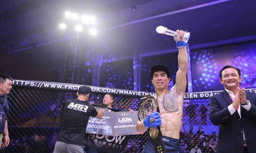 Võ sĩ Phạm Văn Nam bảo vệ thành công đai vô địch MMA LION Championship. Ảnh: MMA