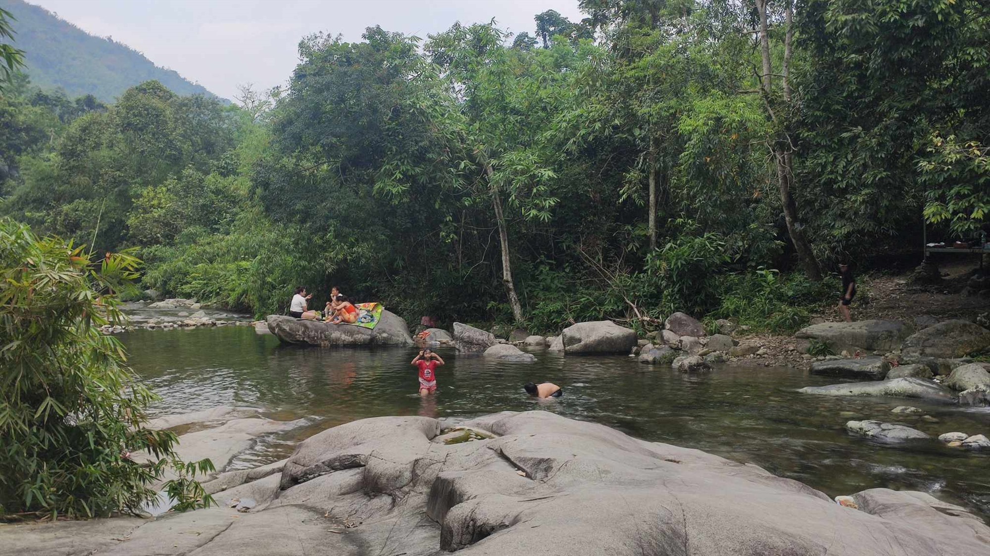 Điểm du lịch cộng đồng suối Kẹm, xóm Tân Sơn, xã La Bằng, huyện Đại Từ. Ảnh: Minh Hạnh 