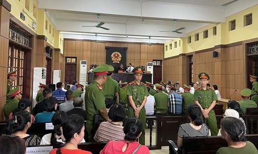 Phiên tòa xét xử ông Đinh Tiến Hùng cùng các bị cáo khác bị tạm hoãn, rời lịch sang ngày 24.8. Ảnh: Long Nguyễn.