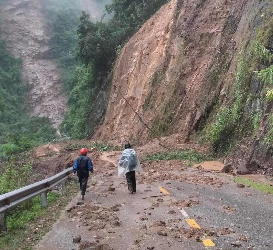 Những chuyến tác nghiệp bão lũ tại các tỉnh Tây Bắc luôn để lại nỗi niềm đau đáu đối với nhà báo Phan Tuấn. Ảnh: Nhân vật cung cấp