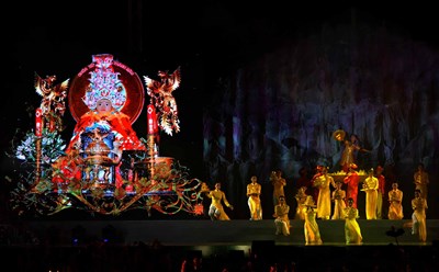 Hoạt động văn hoá, nghệ thuật trong thời gian diễn ra Lễ hội Vía Bà Chúa xứ Núi Sam. Ảnh: Lục Tùng