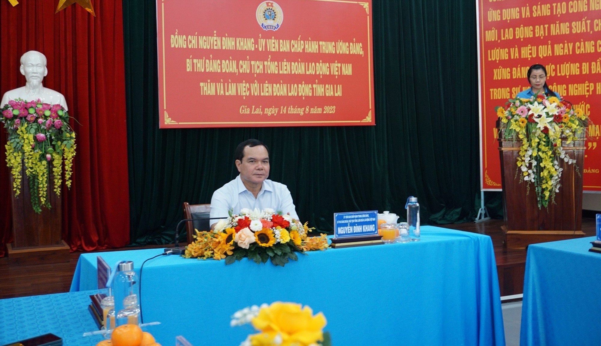 Chủ tịch Tổng Liên đoàn Lao động Việt Nam Nguyễn Đình Khang làm việc với Liên đoàn Lao động tỉnh Gia Lai. Ảnh: Bảo Thanh