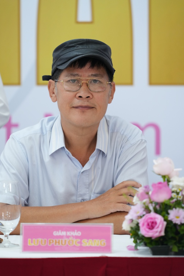 Đạo diễn Phước Sang làm giám khảo cuộc thi hoa hậu. Ảnh: Ban tổ chức