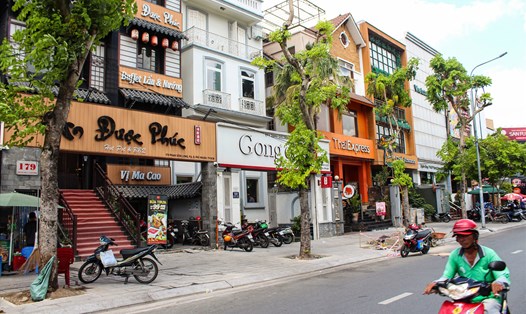 Nhiều thương hiệu ẩm thực lớn mở mới san sát nhau trên đường Phan Xích Long (quận Phú Nhuận). Ảnh: Như Quỳnh