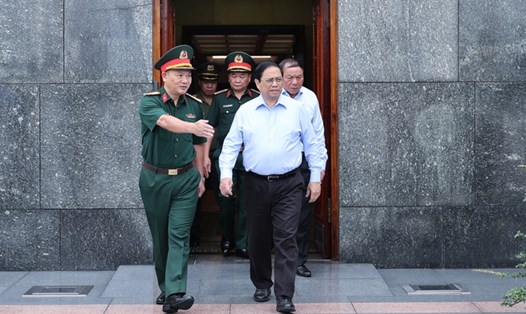 Thủ tướng Phạm Minh Chính kiểm tra công tác tu bổ định kỳ công trình Lăng Chủ tịch Hồ Chí Minh. Ảnh: VGP