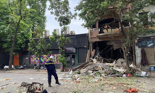 Vụ nổ lớn xảy ra sáng nay (15.8) tại quán lẩu 42K Yên Phụ, Hà Nội. Ảnh: Khánh Linh
