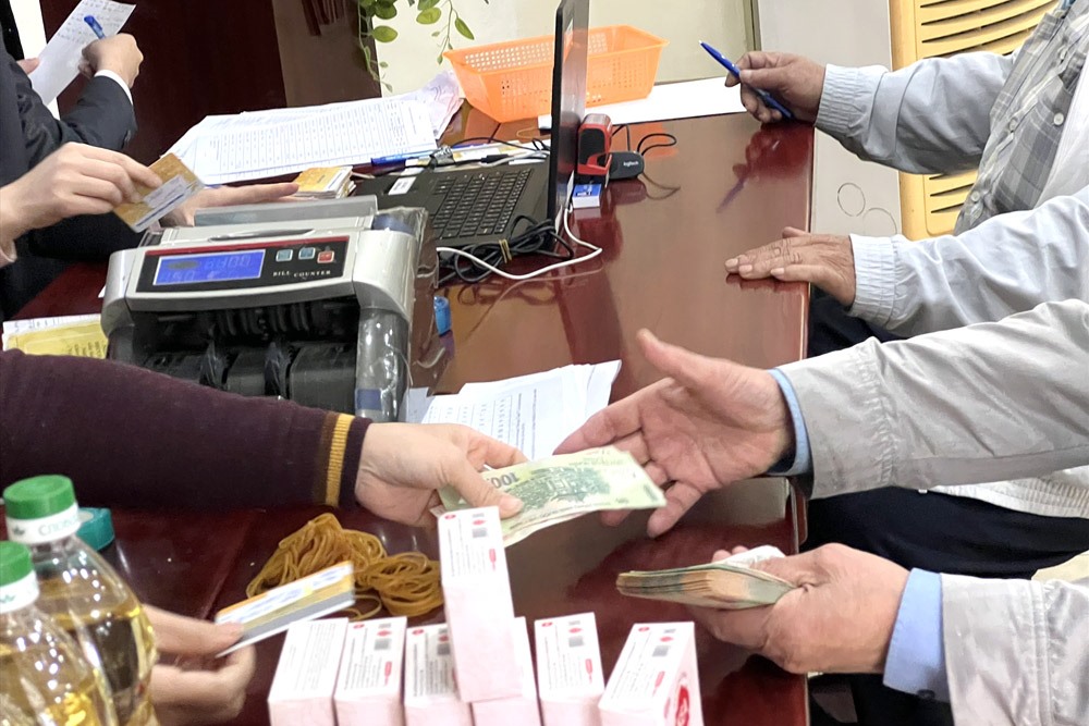 Nhiều lao động cho rằng, cách tính lương hưu hiện nay không công bằng giữa nam và nữ, đồng thời cũng không đảm bảo được cuộc sống khi về già. Ảnh minh hoạ: Minh Hương
