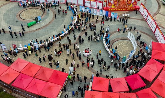 Một hội chợ việc làm ở tỉnh Hồ Bắc, Trung Quốc. Ảnh: Xinhua