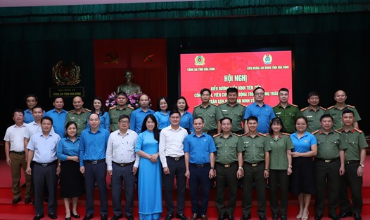 Hội nghị biểu dương điển hình tiên tiến CNVCLĐ trong phong trào toàn dân bảo vệ ANTQ giai đoạn 2018 - 2023.Ảnh: Minh Nguyễn