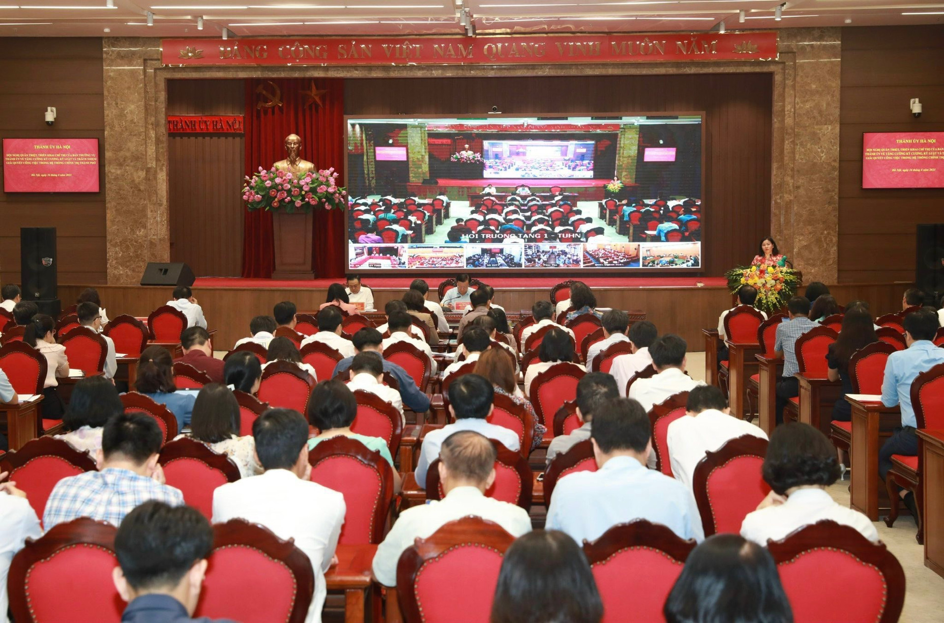 Toàn cảnh hội nghị tại điểm cầu Thành ủy Hà Nội. Ảnh: Hanoi.gov