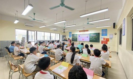 Năm học 2023 - 2024, thành phố Hà Nội có hơn 2,2 triệu học sinh. Ảnh: Vân Trang