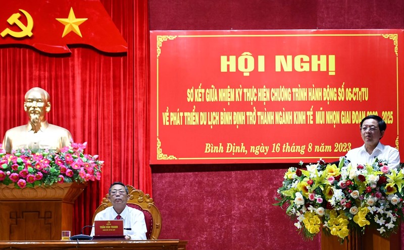 Ông Hồ Quốc Dũng phát biểu tại hội nghị ngày 16.8. Ảnh: Xuân Nhàn.