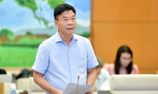 Bộ trưởng Bộ Tư pháp Lê Thành Long tại phiên họp. Ảnh: Phạm Thắng/QH

