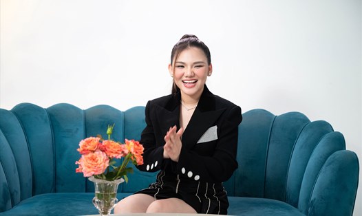 Myra Trần xuất hiện trên show Thu Minh. Ảnh: NSX.