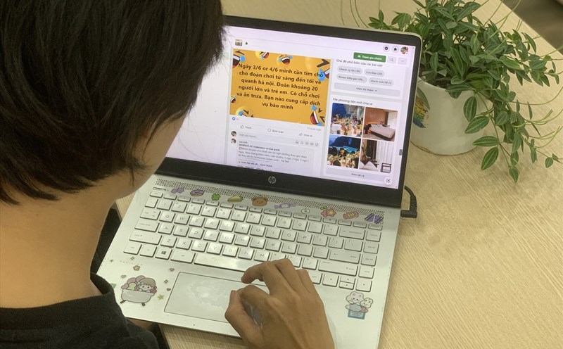 Combo khách sạn, du lịch được rao bán tràn lan trên các mạng xã hội do đó du khách cần kiểm tra kỹ thông tin trước khi đặt dịch vụ. Ảnh minh họa: Ngọc Trang