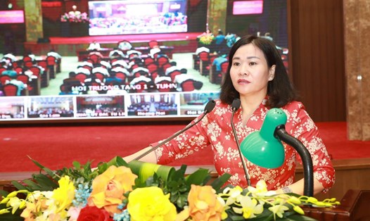 Phó Bí thư Thường trực Thành ủy Hà Nội Nguyễn Thị Tuyến truyền đạt Chỉ thị 24. Ảnh: Hanoi.gov

