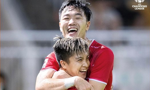 Lương Xuân Trường và Martin Lo ăn mừng sau chiến thắng ở vòng loại AFC Champions League 2023-2024. Ảnh: AFC