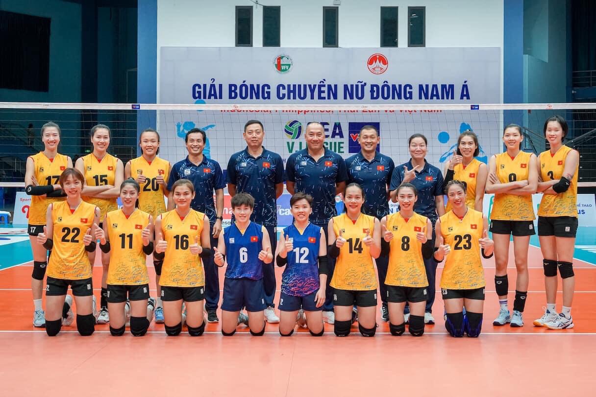 Đội tuyển bóng chuyền nữ Việt Nam chỉ được đăng kí 12 cầu thủ tại ASIAD 19. Ảnh: VFV