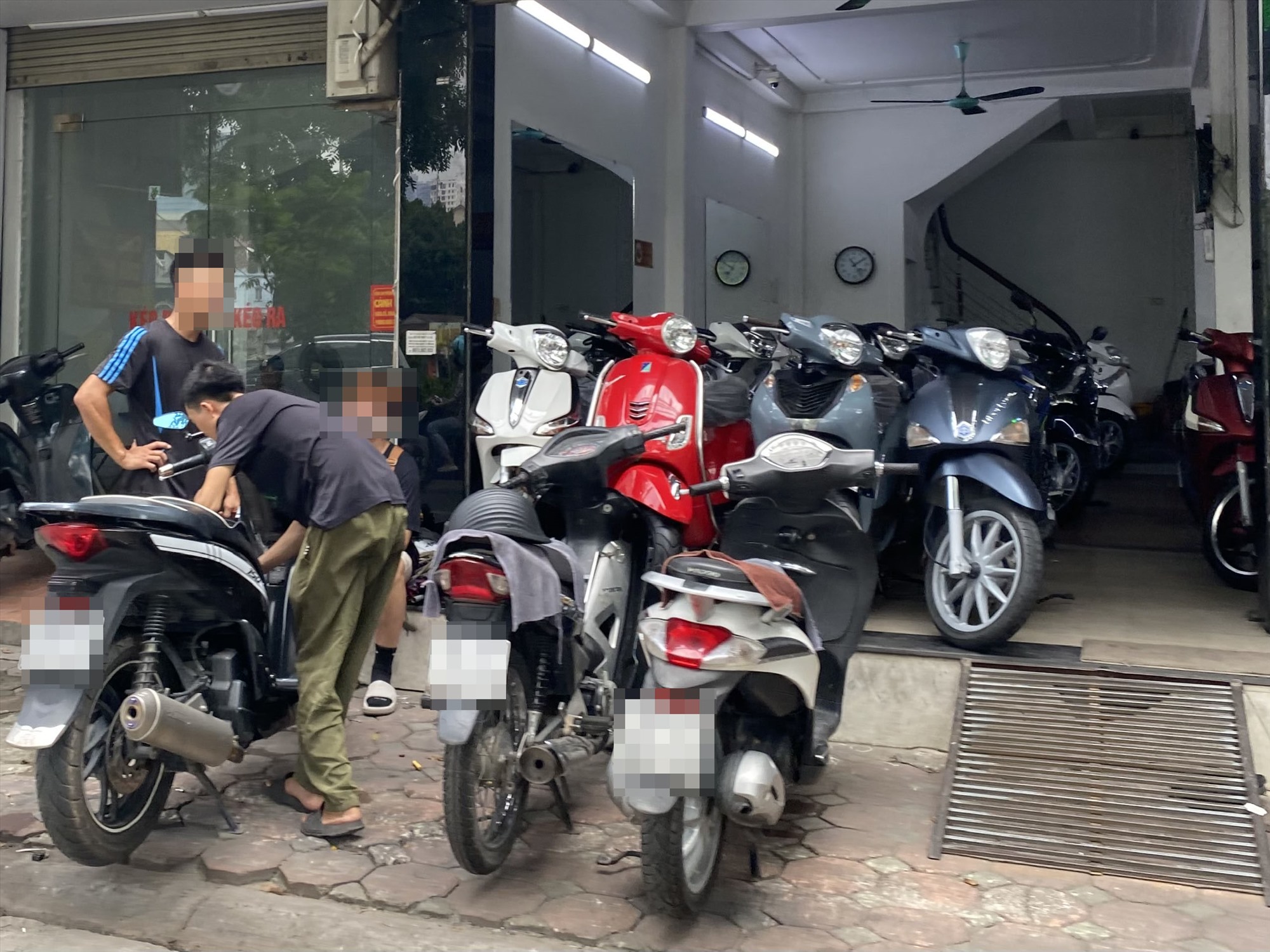 Chợ xe máy cũ ở Hà Nội ế ẩm sau ngày cấp biển số xe theo mã định danh