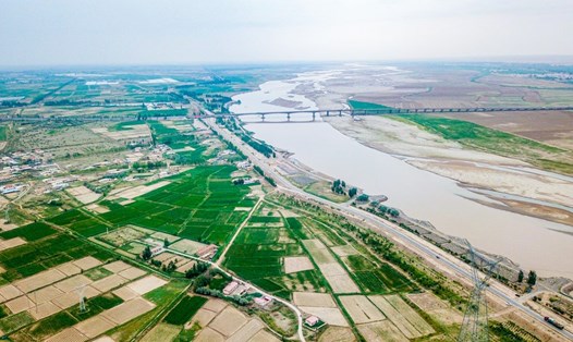 Khu vực tưới tiêu ở huyện Đăng Khẩu ở Bayannur, khu tự trị Nội Mông, phía bắc Trung Quốc, ngày 18.6.2023. Ảnh: Xinhua
