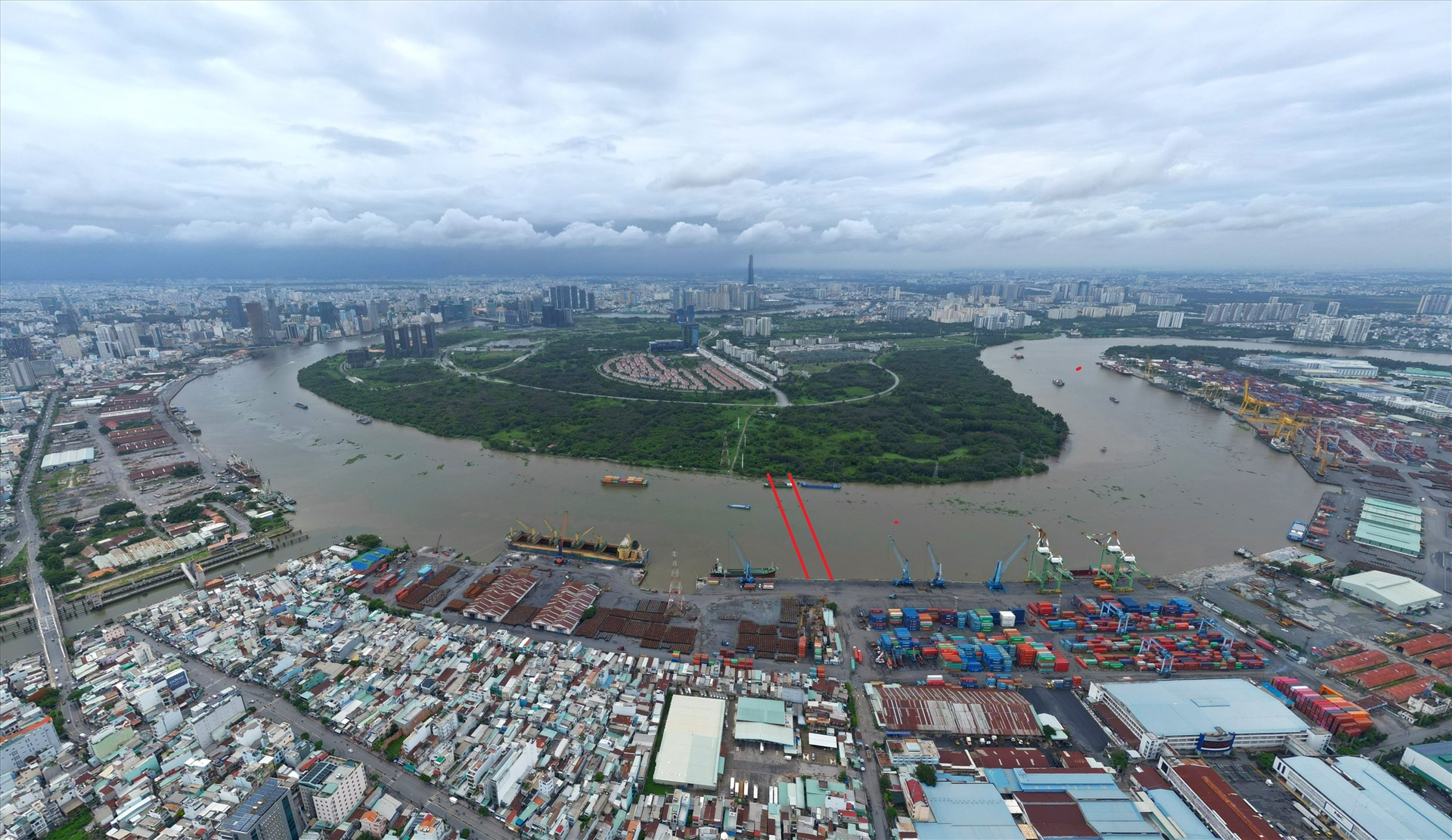 Vị trí dự kiến xây cầu Thủ Thiêm 4 nối từ cảng Tân Thuận (Quận 7) qua Khu đô thị mới Thủ Thiêm.  Ảnh: Anh Tú