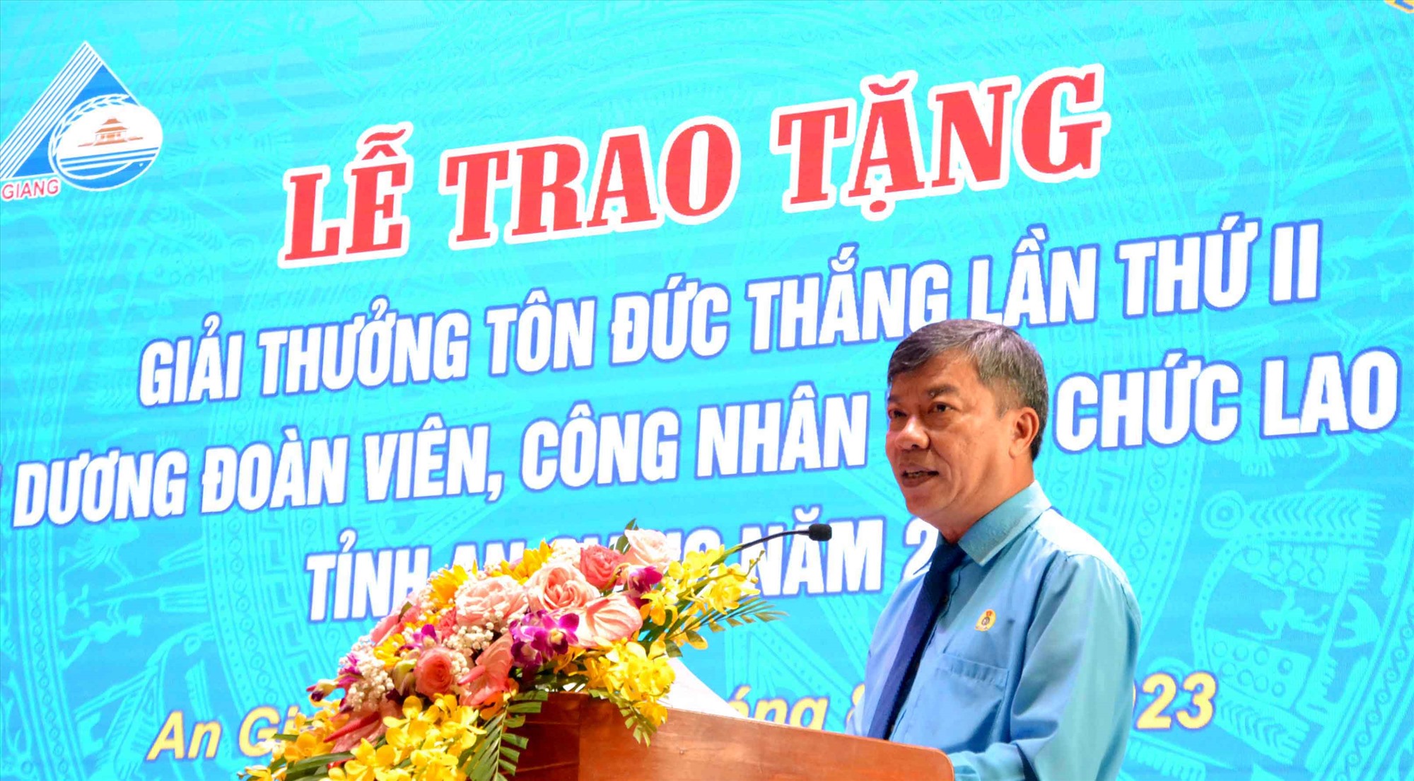 Phó Chủ tịch LĐLĐ tỉnh An Giang Nguyễn Hữu Giang phát biểu tại buổi lễ. Ảnh: Lâm Điền