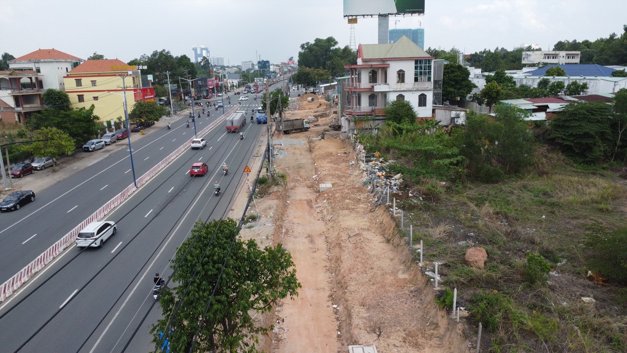 Hiện dự án triển khai trước đoạn từ nút giao đại lộ Tự Do (Khu công nghiệp VSIP 1, TP Thuận An) đến ngã tư Lê Hồng Phong, dài khoảng 6 km. Phần mở rộng ở bên phải đường, theo hướng từ TPHCM đi Bình Dương. 