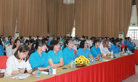 LĐLĐ tỉnh Bình Dương tổ chức tập huấn nghiệp vụ thi đua khen thưởng năm 2023. Ảnh: Hoàng Trung