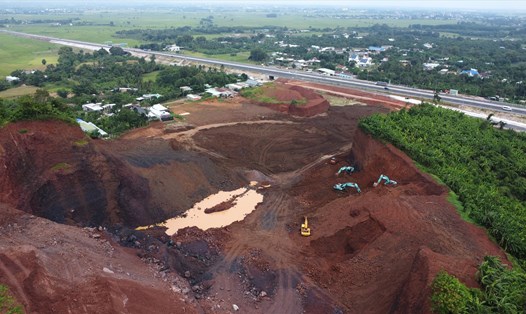 Dự án cải tạo đất phục vụ thi công cao tốc Phan Thiết - Dầu Giây ở huyện Xuân Lộc, tỉnh Đồng Nai. Ảnh: Hà Anh Chiến