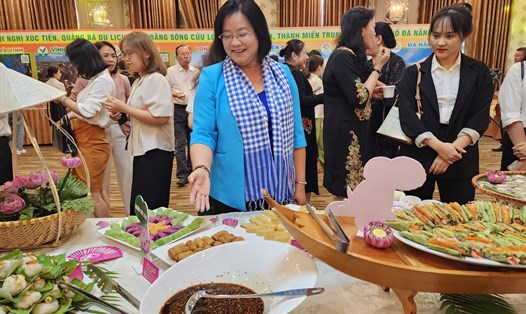 Các tỉnh ĐBSCL cần đưa ẩm thực, văn hóa vào các chương trình du lịch để hấp dẫn du khách. Ảnh: Thùy Trang 